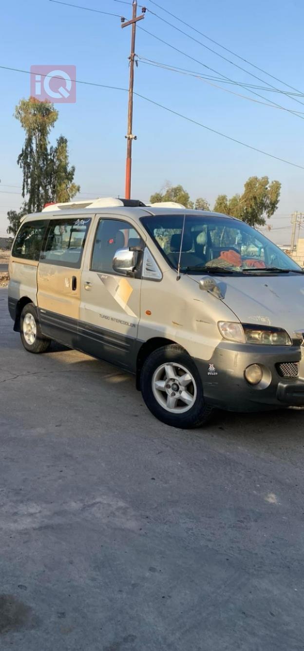 Hyundai Starex